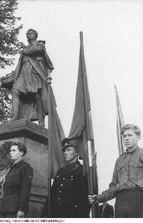 Dresden, Georgplatz, Theodor-Körner-Denkmal, Wiederaufstellung, 18. Oktober 1952