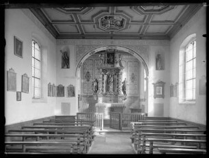 Friedhofkapelle; innen nach Osten