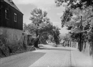 Dresden-Loschwitz. Schillerstraße. Straßenbild mit Einmündung Leonhardistraße
