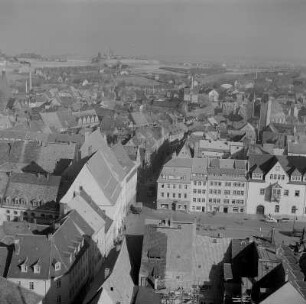 Freiberg. Blick vom Petriturm auf Obermarkt mit Rathaus und Stadt
