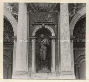 Venedig, Einzelheit der Logetta, Apollo-Statue von Jacopo Sansovino
