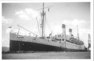 Passagierschiff "Monte Rosa" : Reisefotos Portugal. Lissabon. Das Motorfahrgastschiff "Monte Rosa" (Baujahr 1930; Blohm und Voss / Stapellauf 1931) am Kai im Hafen
