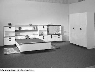 Schlafzimmer (Modell 370)