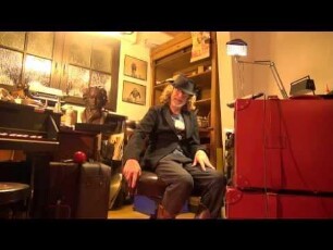 Helge Schneider über "Montana Sacra" ("Der heilige Berg") 02