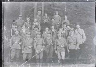Die Jugend des Roten Frontkämpferbundes aus Schwarzenberg : Die Jugend des Roten Frontkämpferbundes aus Schwarzenberg