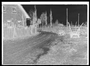 Staustufe Knetzgau. Verbindungsstraße Bundesstraße 26-Augsfeld. Vom Ortsausgang gegen den Bahnübergang gesehen.