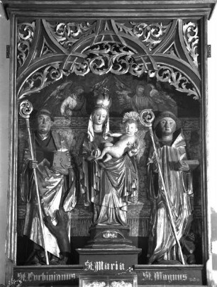 Mittelschrein: Madonna zwischen den Heiligen Korbinian und Magnus