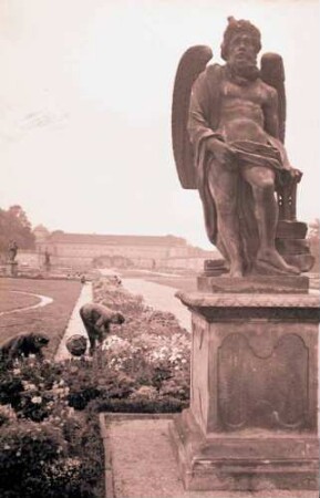 Hannover, Herrenhausen: Figuren, Hintergrund Schloss