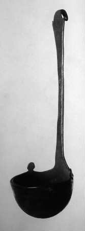 Schöpflöffel mit tiefer Schale, Spitze des Henkels fehlt