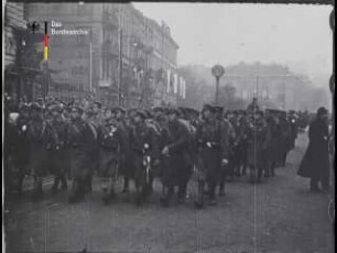 Der feierliche Einzug der polnischen Legionen am 1. Dezember 1916 in Warschau (1917)