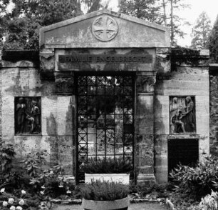Engelbrecht; Darmstadt, Alter Darmstädter Friedhof III Mauer 158 (Rückseite von I Mauer 33)