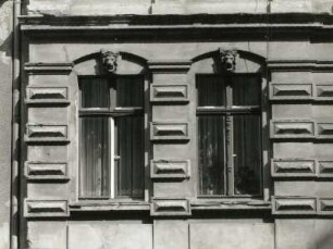Görlitz, Theodor-Körner-Straße 5. Wohnhaus (1896). Erdgeschoßfenster