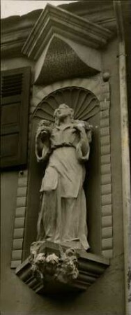 Plastik in einer Hausnische, 1747
