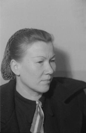 Porträts des Malers Horst Strempel und seiner Frau : Porträt von Erna Strempel