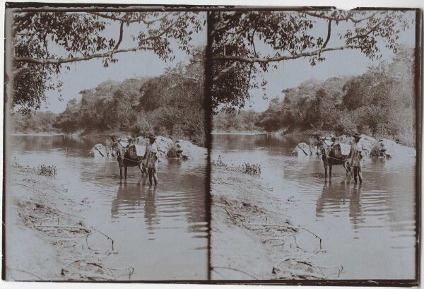 "Summer passage over the Ribeirão das Arraias."