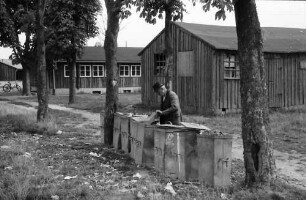 Regensburg: Baracke und Müllkästen