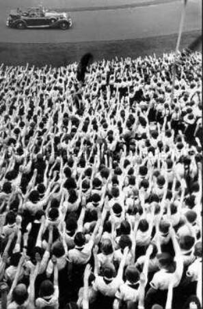 Kundgebung der Hitlerjugend zum 1.Mai 1939 im Berliner Olympiastadion
