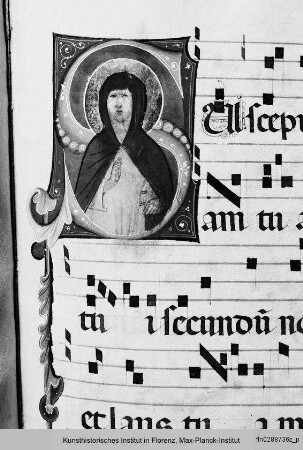 Chorbuch : Buchseite mit vierzeiligen Neumen, Text und historisierter Initiale S mit Darstellung einer Heiligen