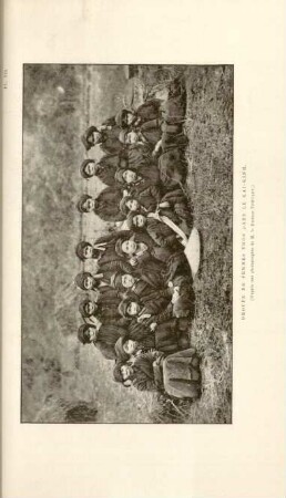 Groupe de femmes Thos dans le Kai-Kinh