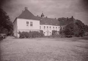 Herrenhaus Skassa, Hofseite