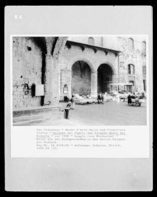 Palazzo del Popolo & Palazzo Nuovo del Podestà & Palazzo Comunale — Loggia del Commune