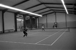 Karlsruher Eislauf- und Tennisverein KETV. Inbetriebnahme der Erweiterungshalle in der Günther-Klotz-Anlage