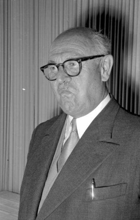 Höchenschwand: Gäste beim Aperitiv; Prof. Stürmer, Portrait