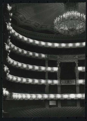 Nationaltheater, München Wiederaufbau: Zuschauerraum Ränge und Königsloge