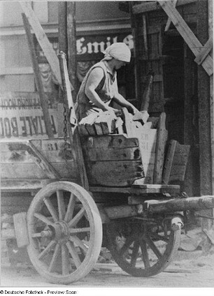 Frauenarbeit, Fotografie, um 1928