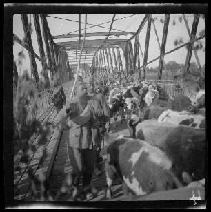 "Auf der großen Brücke in Tilsit (=Sowetsk, Oblast Kaliningrad, Russland)" (Nahaufnahme)