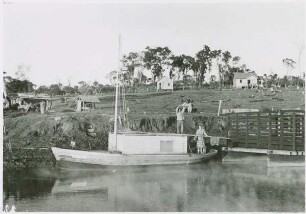 Hausboot am Rio Parana