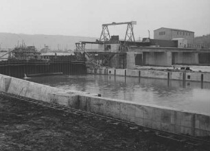 Unterwasser der im Bau befindlichen Doppelschlese Hessigheim/Neckar