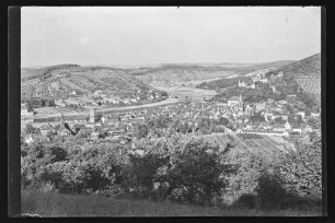 Blick aus Richtung "Blindenheimkurve" auf Altstadt und Burg mainaufwärts