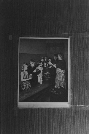 Reproduktionen verschiedener Fotografien