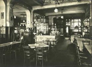 Café Käfer, Gastraum. Zerstört