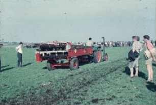 Fotografie: Miststreuer, Einachsanhänger, Maschinenvorführung