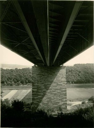 Autobahnbrücke, 1950