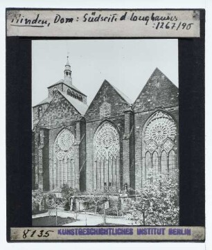 Minden, Dom : Außenansicht von SO, Maßwerkfenster des Langhauses