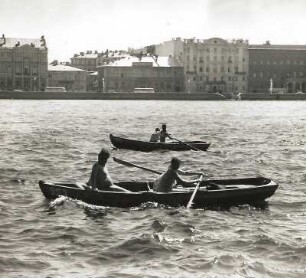 Sankt Petersburg. Ruderboote auf der Newa