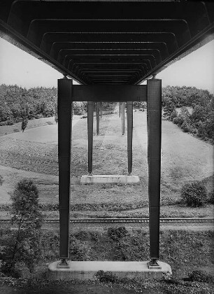 Kleine Striegis, Autobahnbrücke