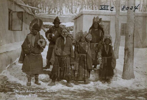 Acteurs et saltimbanques tibétains