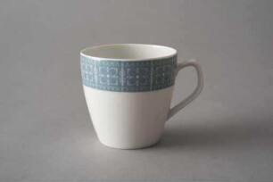 Modellnummer 611/ 3 1/2, Dekornummer 14675 (Werkbundkiste Porzellan, Kaffeetasse)