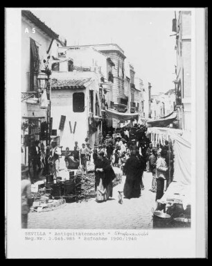 Ein Antiquitätenmarkt in Sevilla