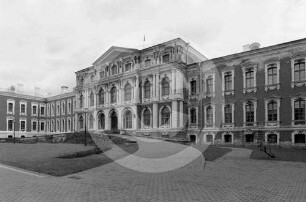 Hauptfassade von Schloss Jelgava (Mitau)