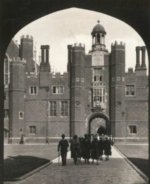 London. Hampton Court Palace. The Gatehouse (Eingang)