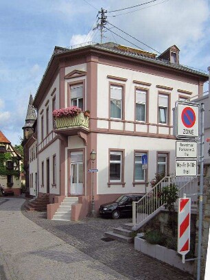 Walluf, Kirchgasse 18