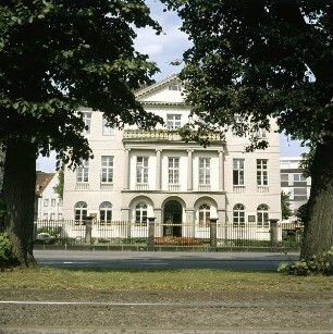 Hannover. Laveshaus. Blick auf die Schaufront des Palais