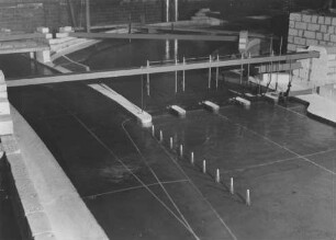 Hydraulisches Modell der Saar mit Wehr in der Bundesanstalt für Wasserbau in Karlsruhe