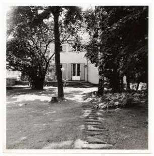 Garten Dr. Bahr: Blick zum Haus