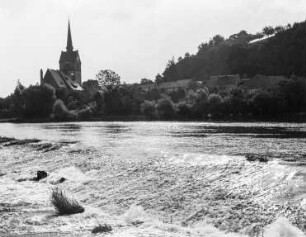 Dorfkirche Tragnitz : Blick über die Freiberger Mulde zur Dorfkirche Tragnitz
